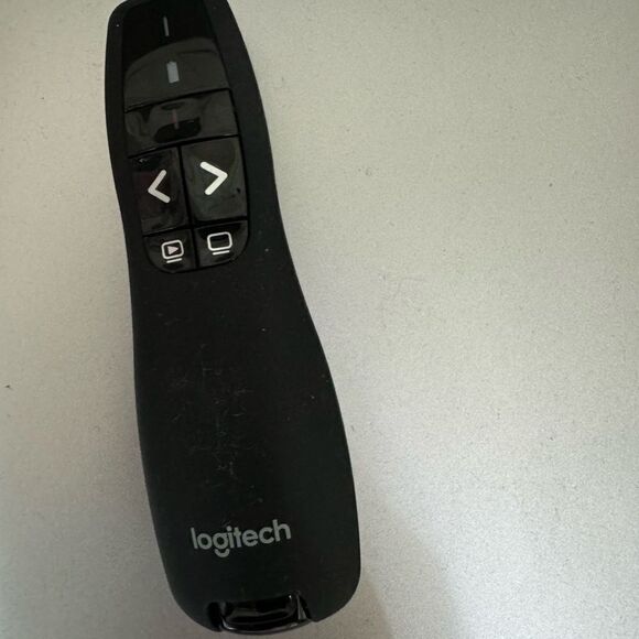 Logitech Black Wireless Presenter Remote - Picture 1 of 5